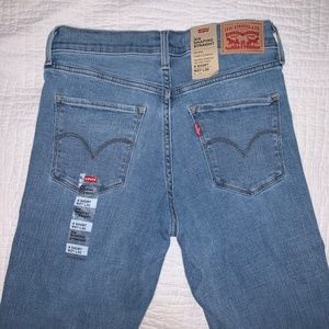 Women's Levi- 314 Shaping Straight Mid Rise Jeans